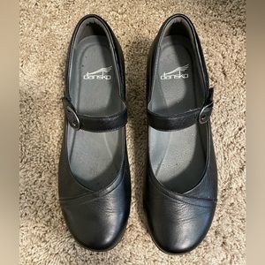 Dansko Shoes size 39 (9)